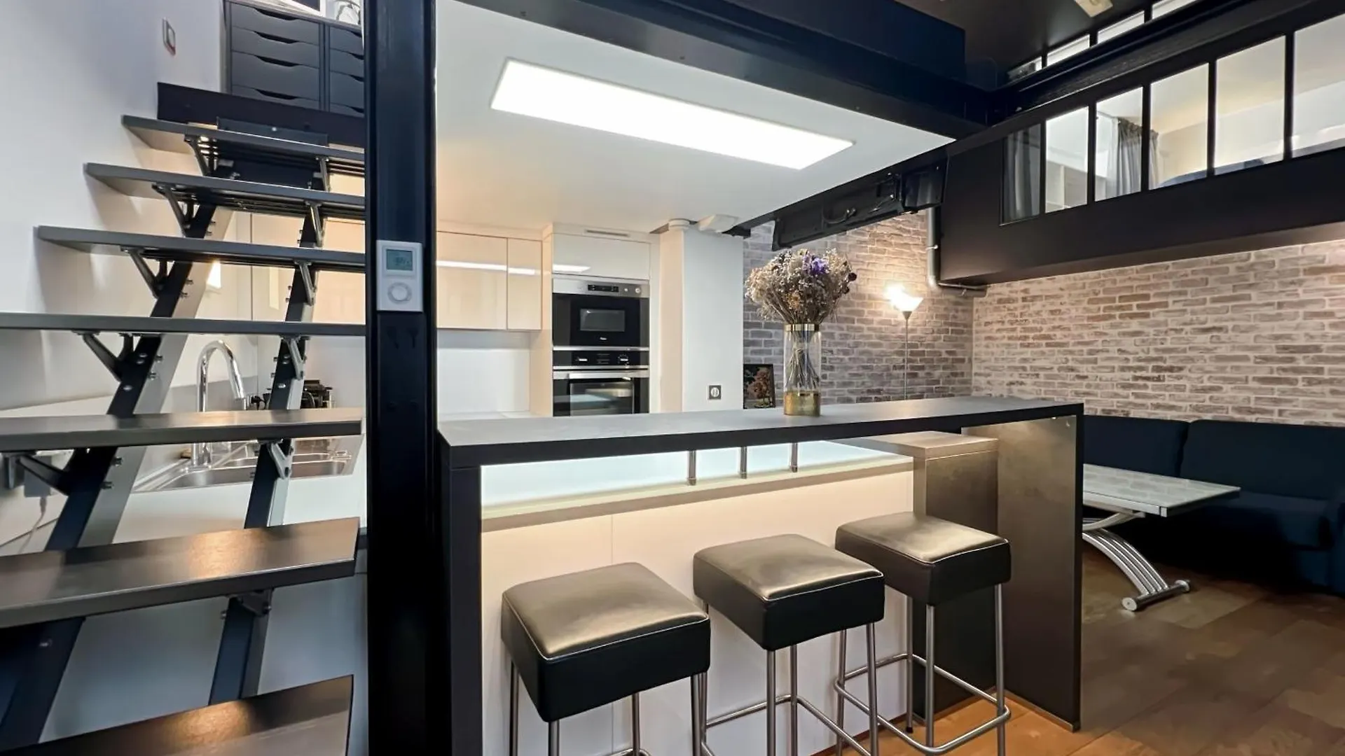 Charming Atypical Apartment - Gare De L'Est Paris