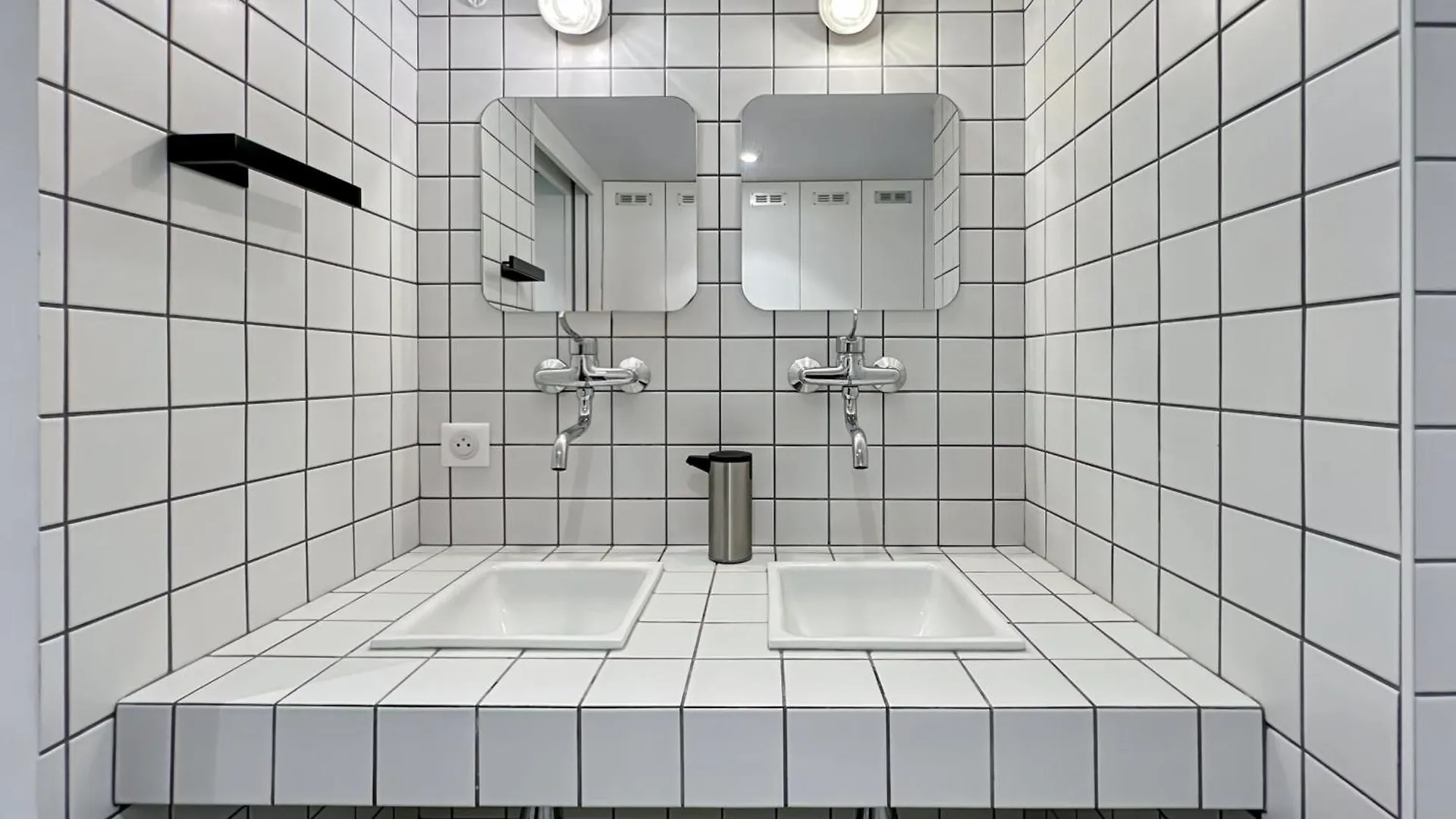 Charming Atypical Apartment - Gare De L'Est Paris