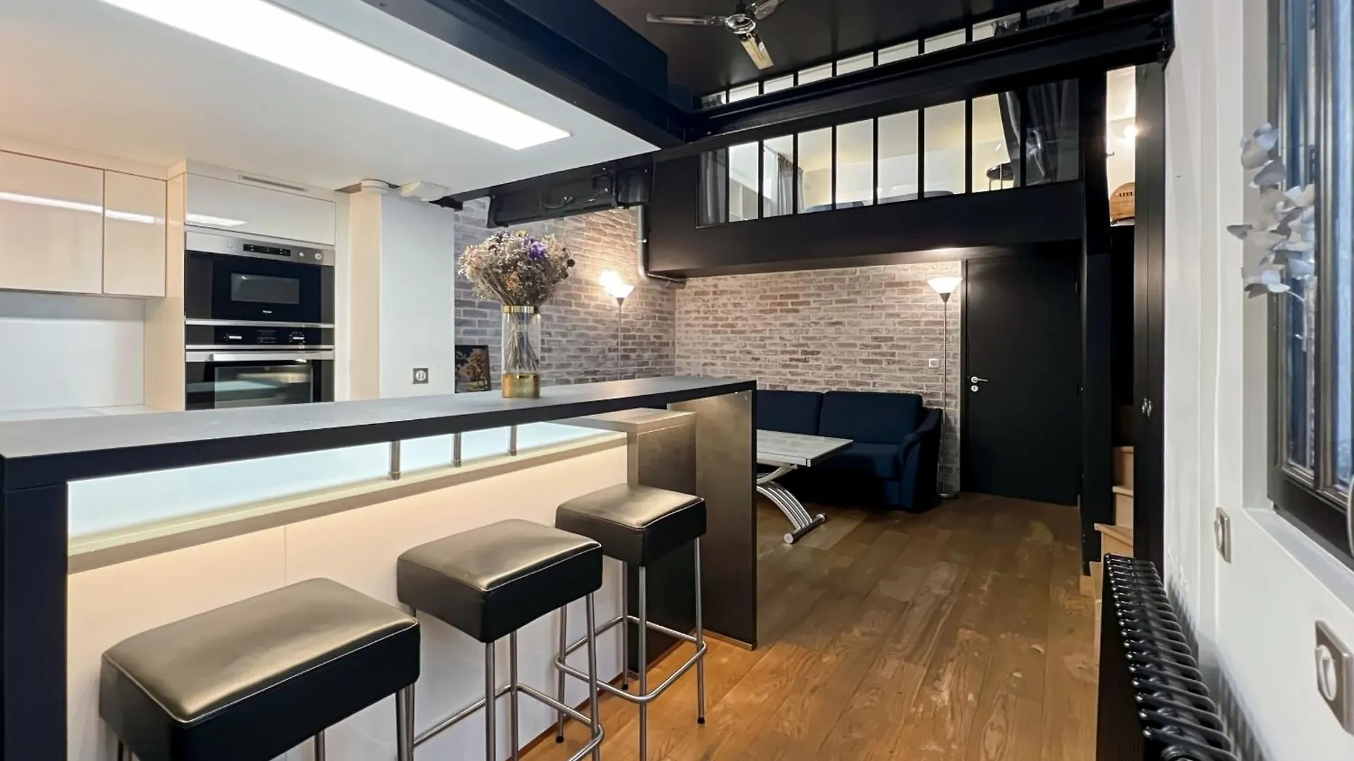 Charming Atypical Apartment - Gare De L\'Est location